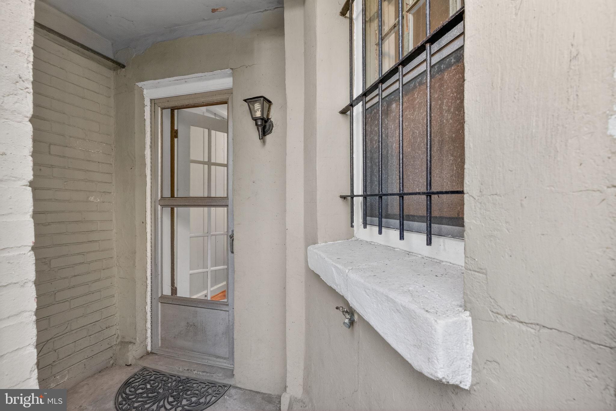 1510 R Street Northwest Washington, DC 20009 - Photo 36 of 113 Lower Unit Entrance