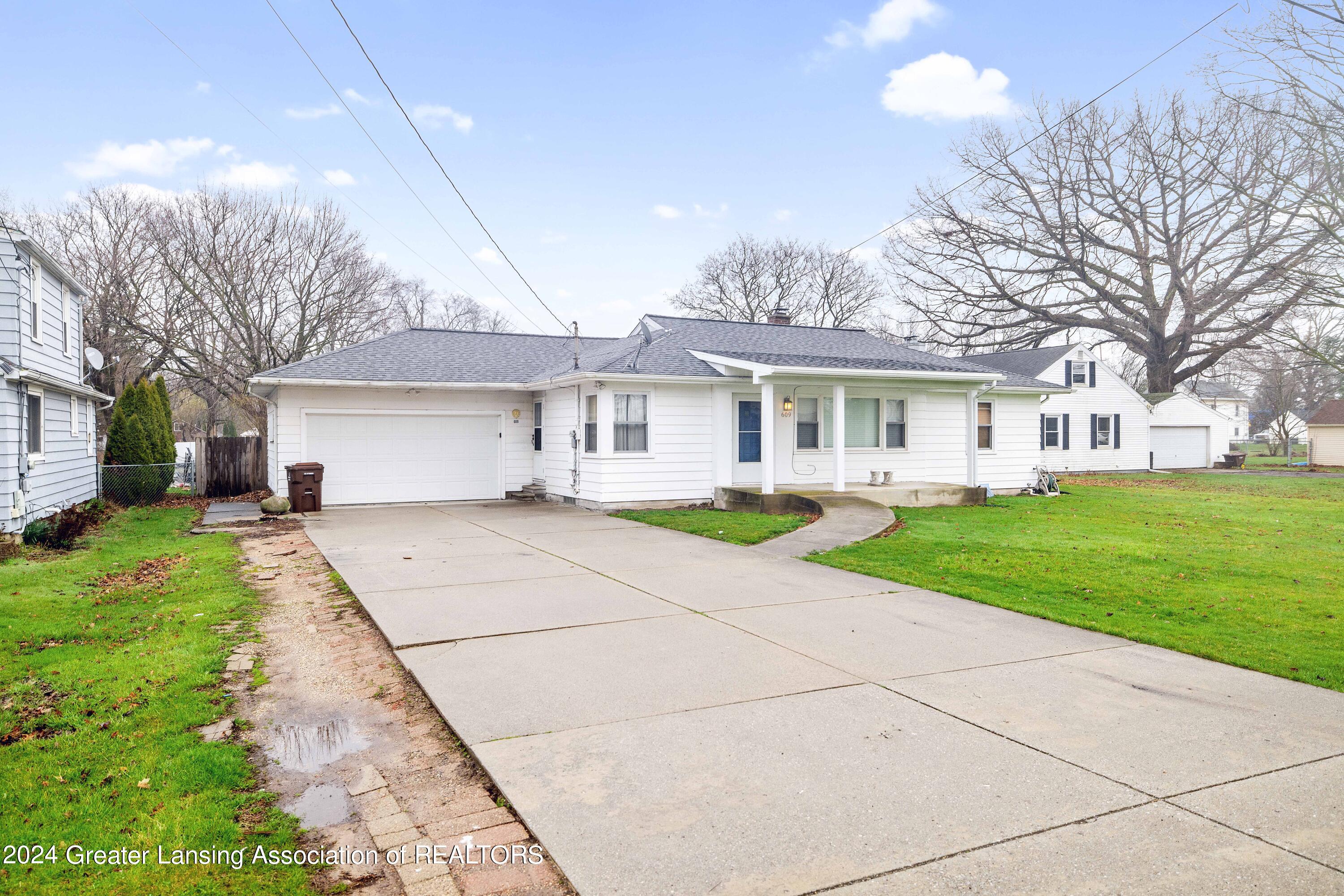 609 Clement Road Lansing, MI 48917 - Photo 33 of 36 AKP_4193