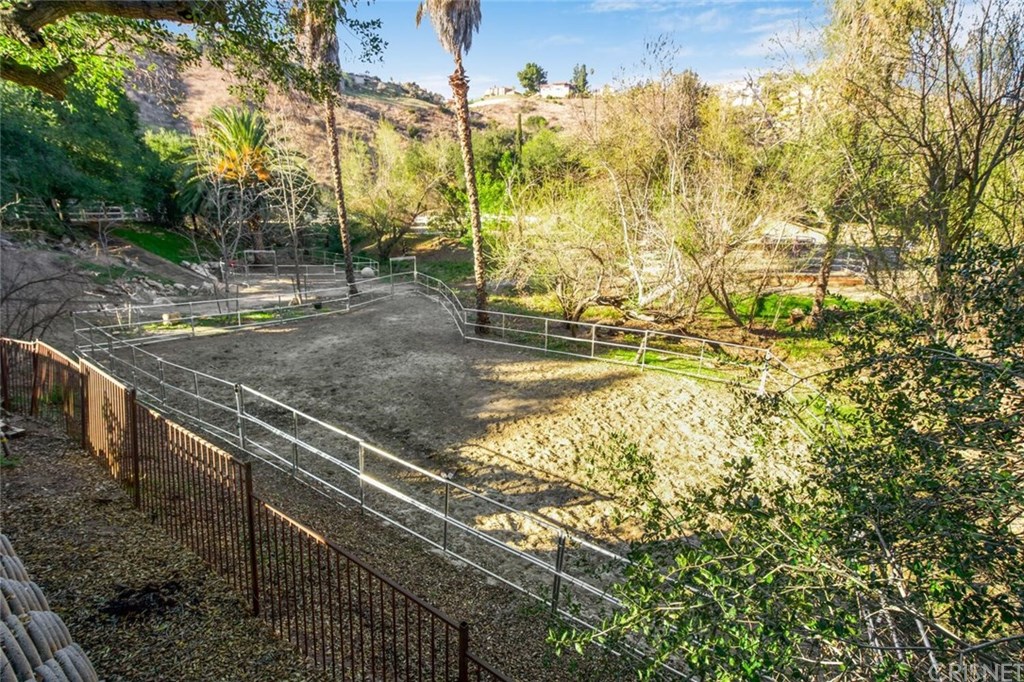 131 Bell Cyn Road Bell Canyon, CA 91307 - Photo 36 of 44