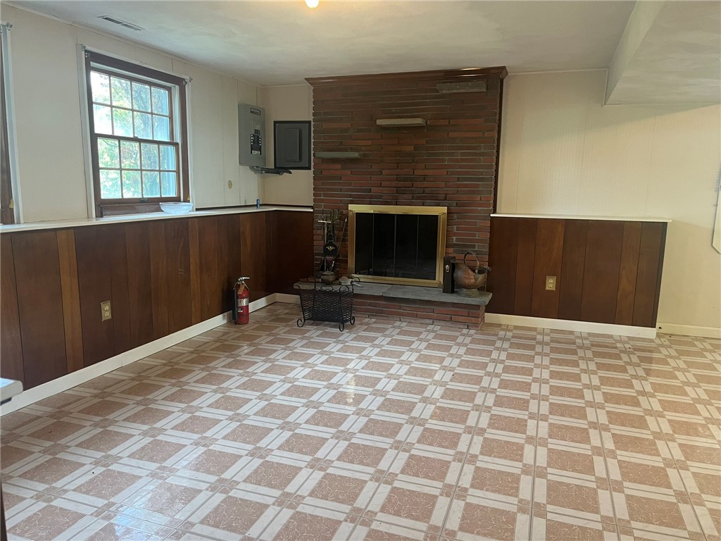 6 Aspinet Road Middletown, RI 02842 - Photo 17 of 28