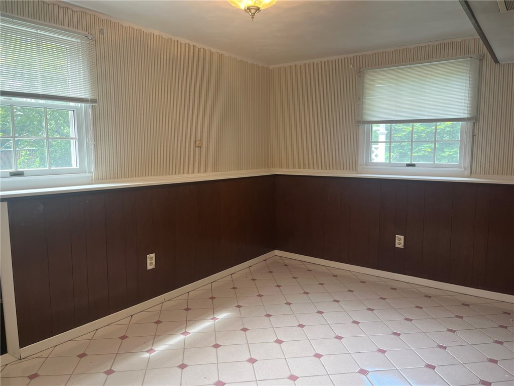 6 Aspinet Road Middletown, RI 02842 - Photo 22 of 28