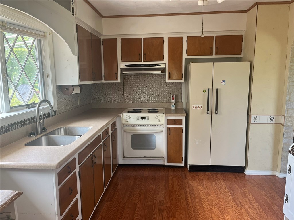 6 Aspinet Road Middletown, RI 02842 - Photo 3 of 28