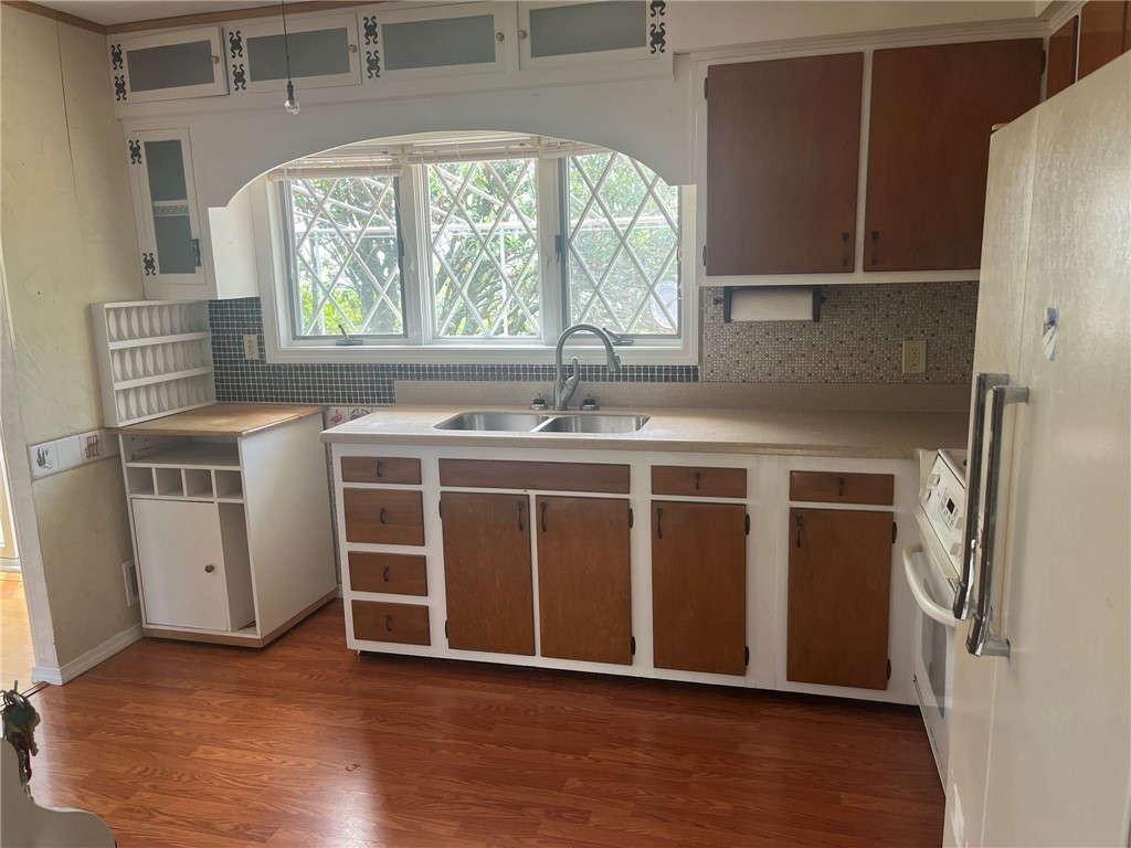 6 Aspinet Road Middletown, RI 02842 - Photo 4 of 28