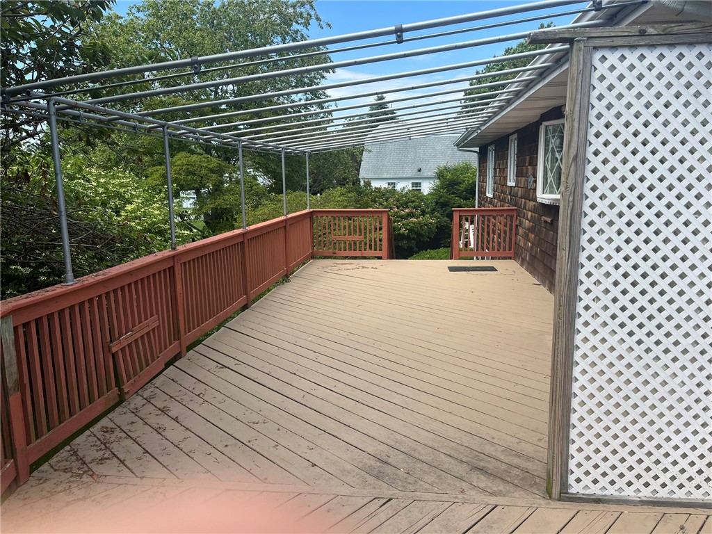 6 Aspinet Road Middletown, RI 02842 - Photo 10 of 28