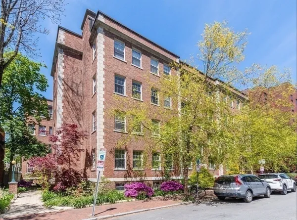 $2,450 | 21 Chauncy Street, Unit 36, Cambridge, MA 02138