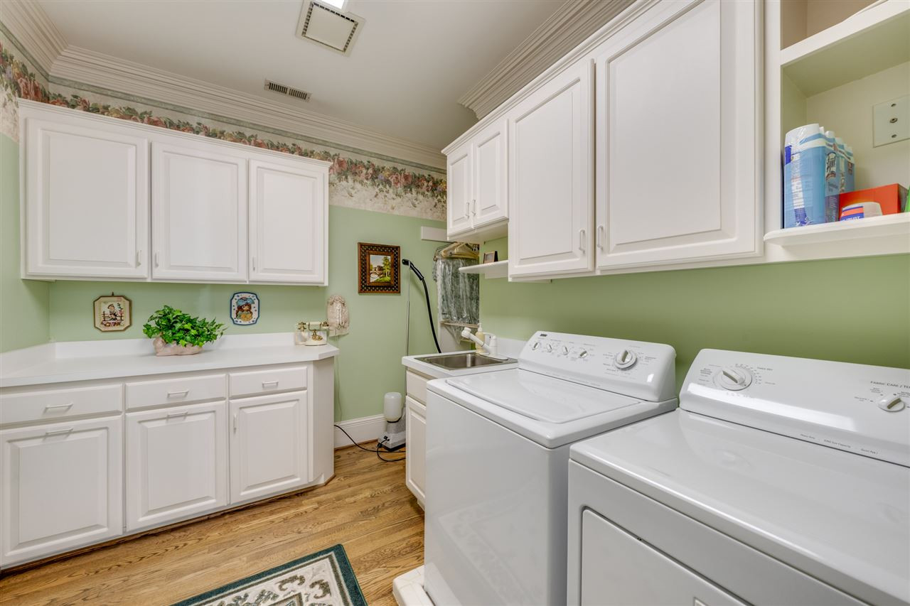 1112 Hymettus Court Raleigh, NC 27607 - Photo 18 of 29 Laundry