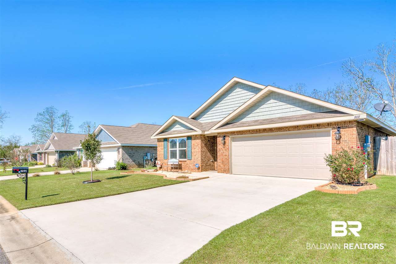 1691 Abbey Loop Foley, AL 36535 - Photo 6 of 36 Front view