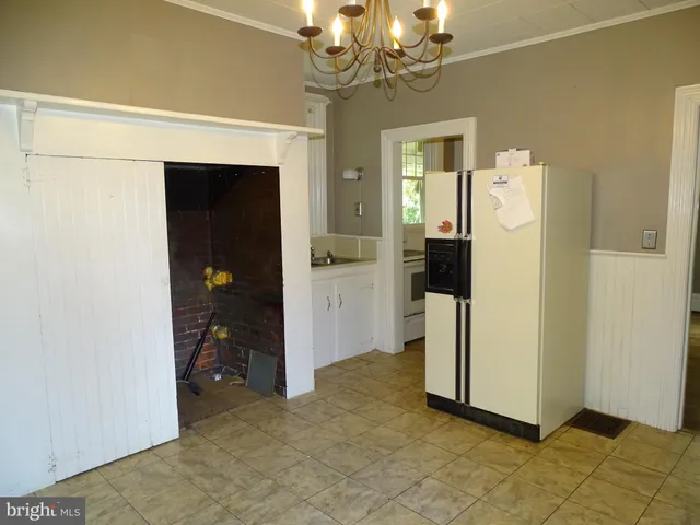 $1,600 | 108 Commerce Street, Chambersburg, PA 17201