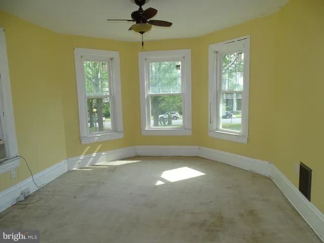 $1,600 | 108 Commerce Street, Chambersburg, PA 17201