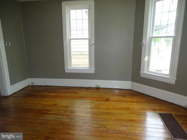 $1,500 | 108 Commerce Street, Chambersburg, PA 17201