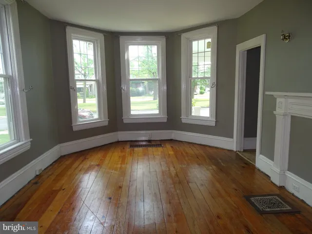 $1,600 | 108 Commerce Street, Chambersburg, PA 17201