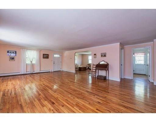 398 River Road Westport, MA 02790 - Photo 5 of 24 Gallery Image 5