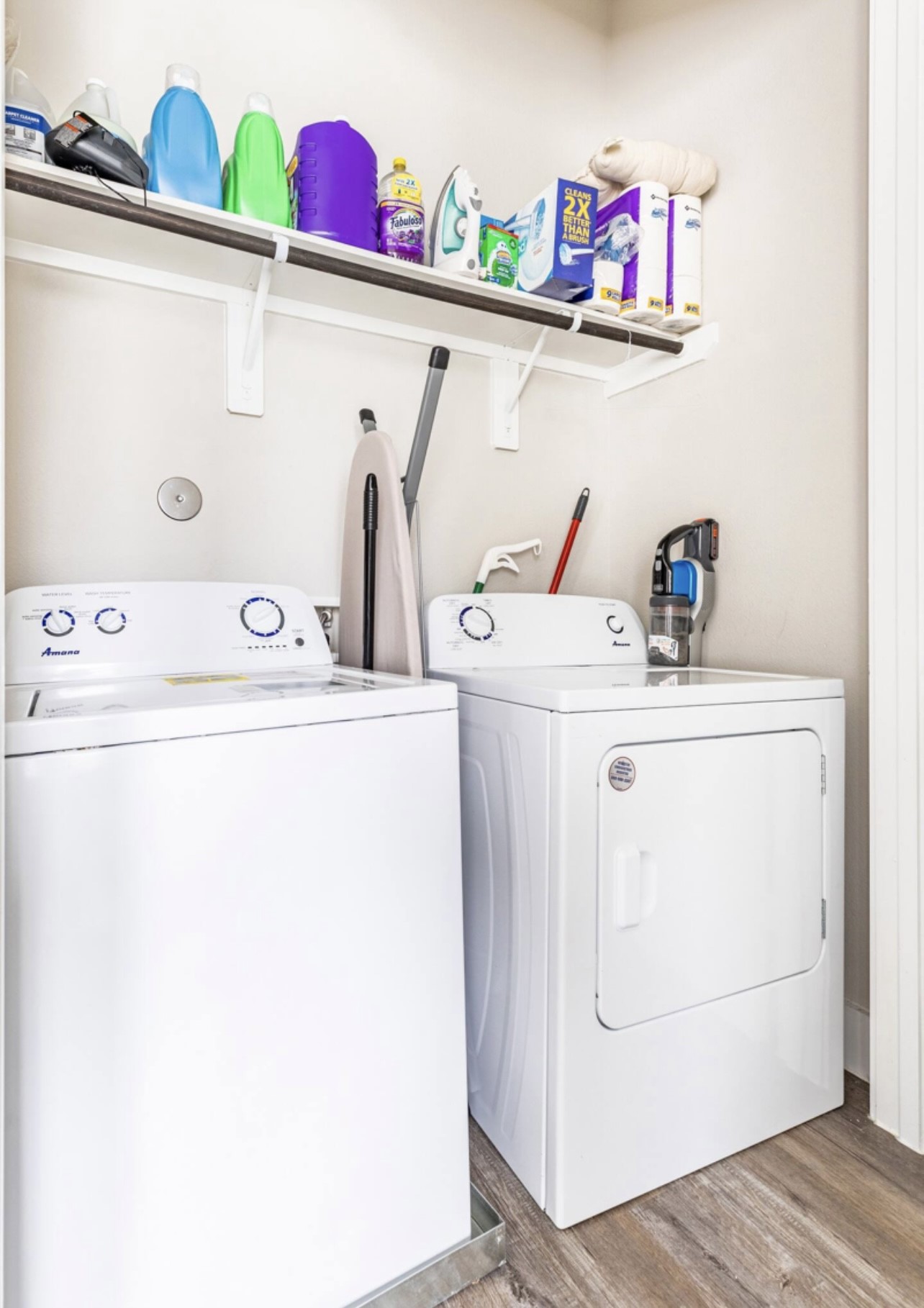1740 Cove Crescent Houston, TX 77055 - Photo 17 of 44 a utility room with dryer and washer