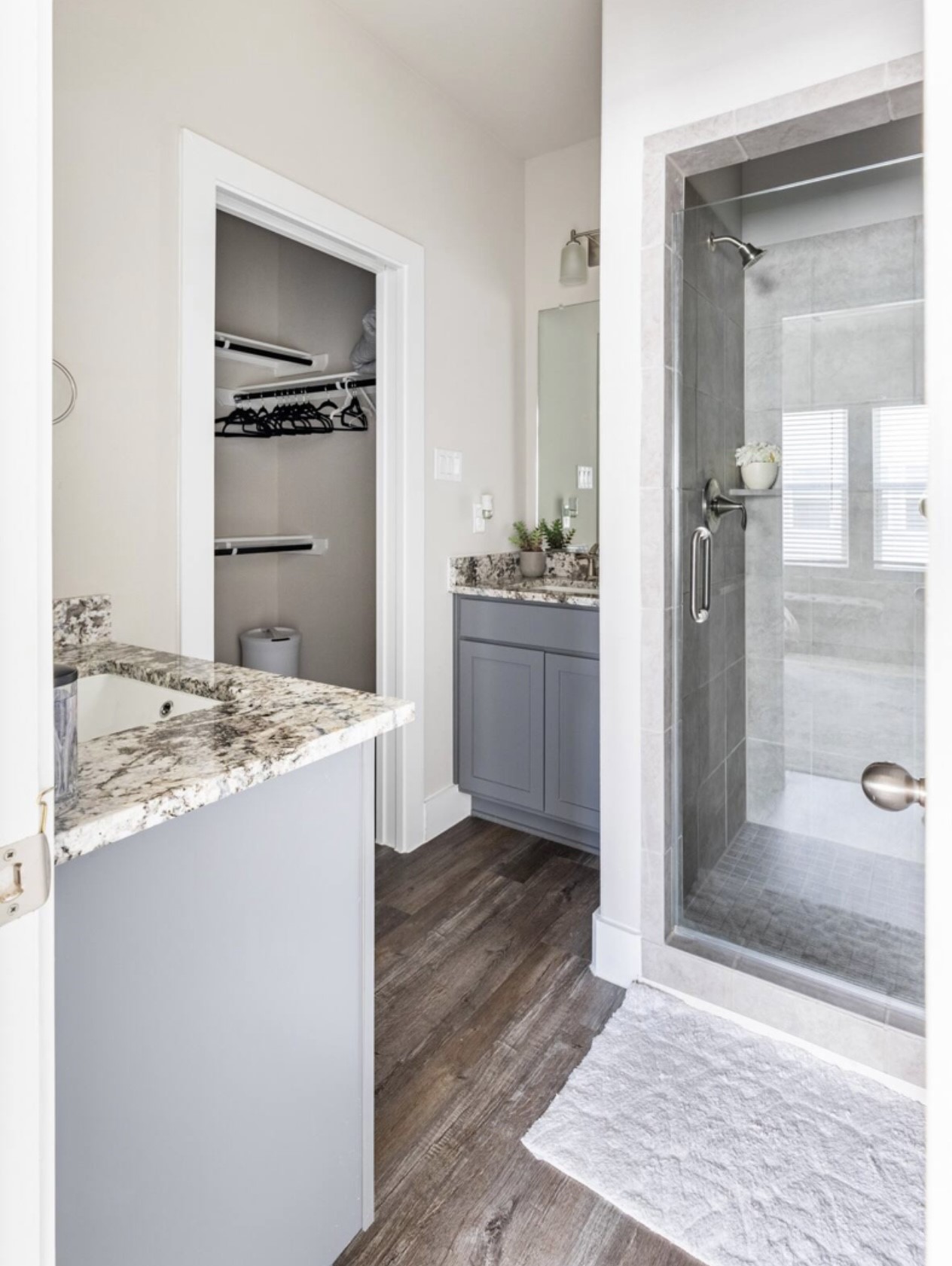 1740 Cove Crescent Houston, TX 77055 - Photo 37 of 44 a kitchen with granite countertop a refrigerator and a sink