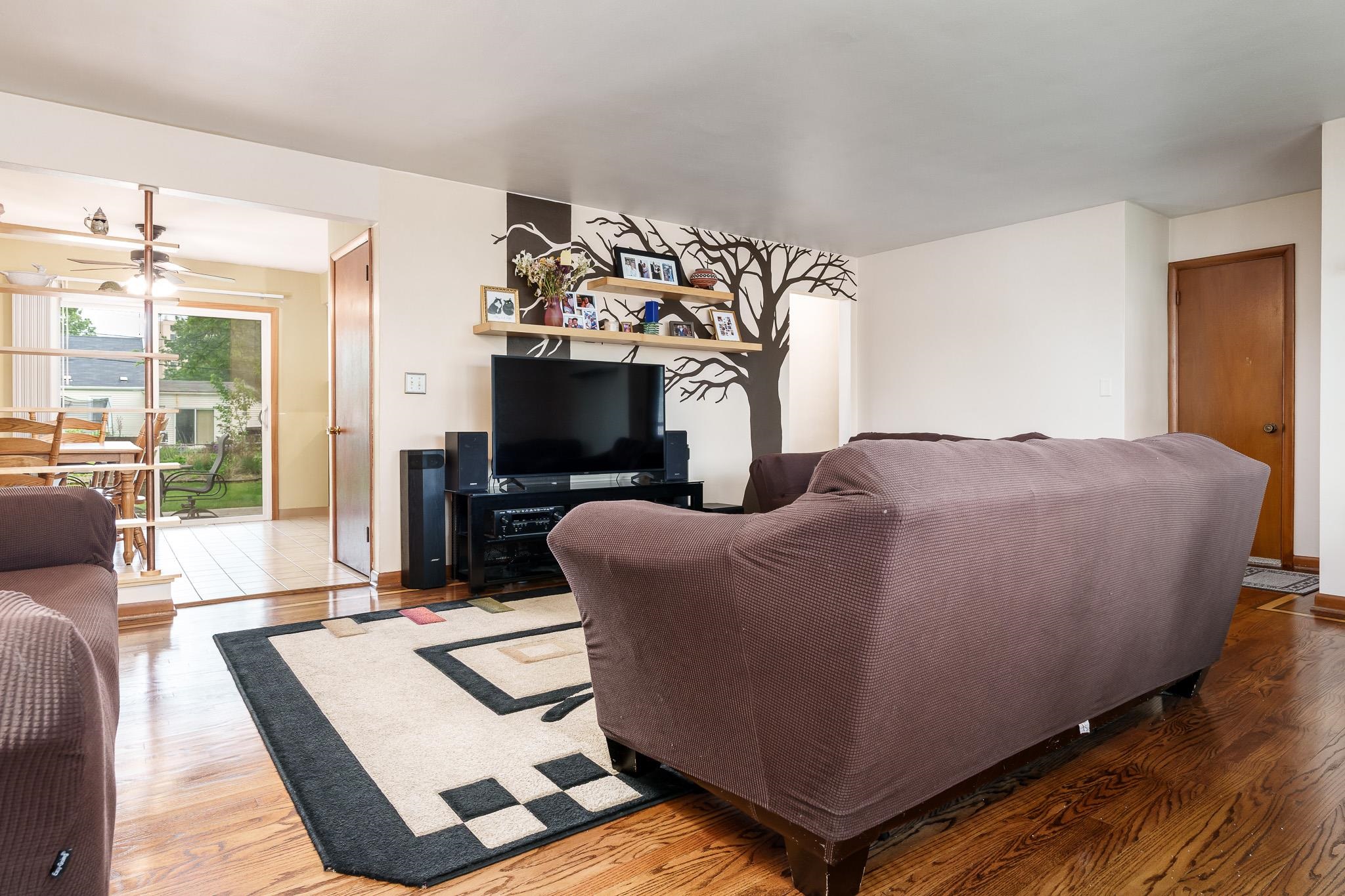 526 East Riverside Boulevard Loves Park, IL 61111 - Photo 8 of 29