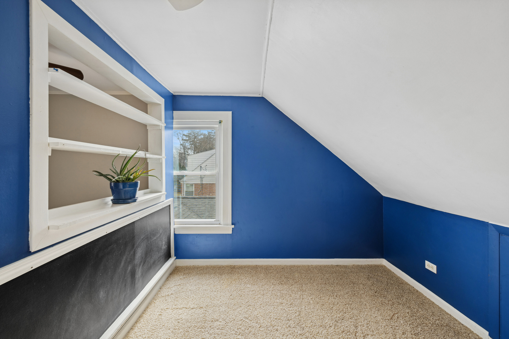 373 Woodbridge Road Des Plaines, IL 60016 - Photo 17 of 20 Gallery Image 17