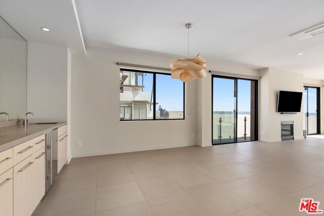 1 Northstar Street, Unit 101 Marina del Rey, CA 90292 - Photo 4 of 22