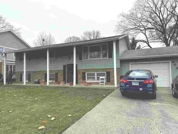 $360,000 | 973 Highland Road, Mundelein, IL 60060