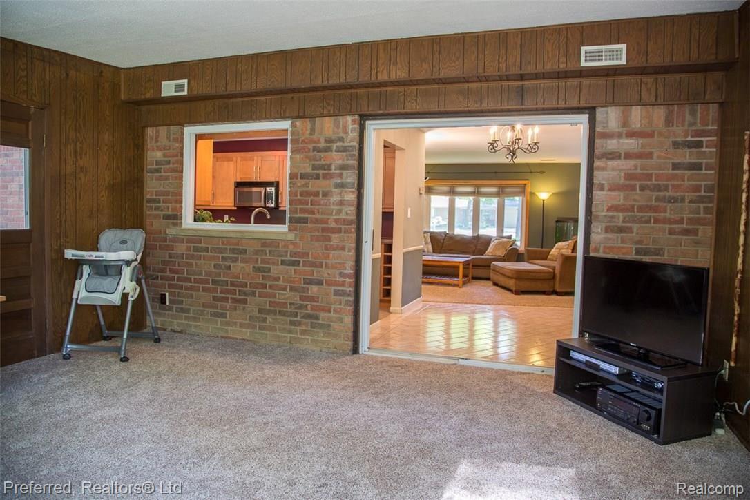 24875 Power Farmington, MI 48336 - Photo 18 of 25 2R2B4616-HDR.jpg