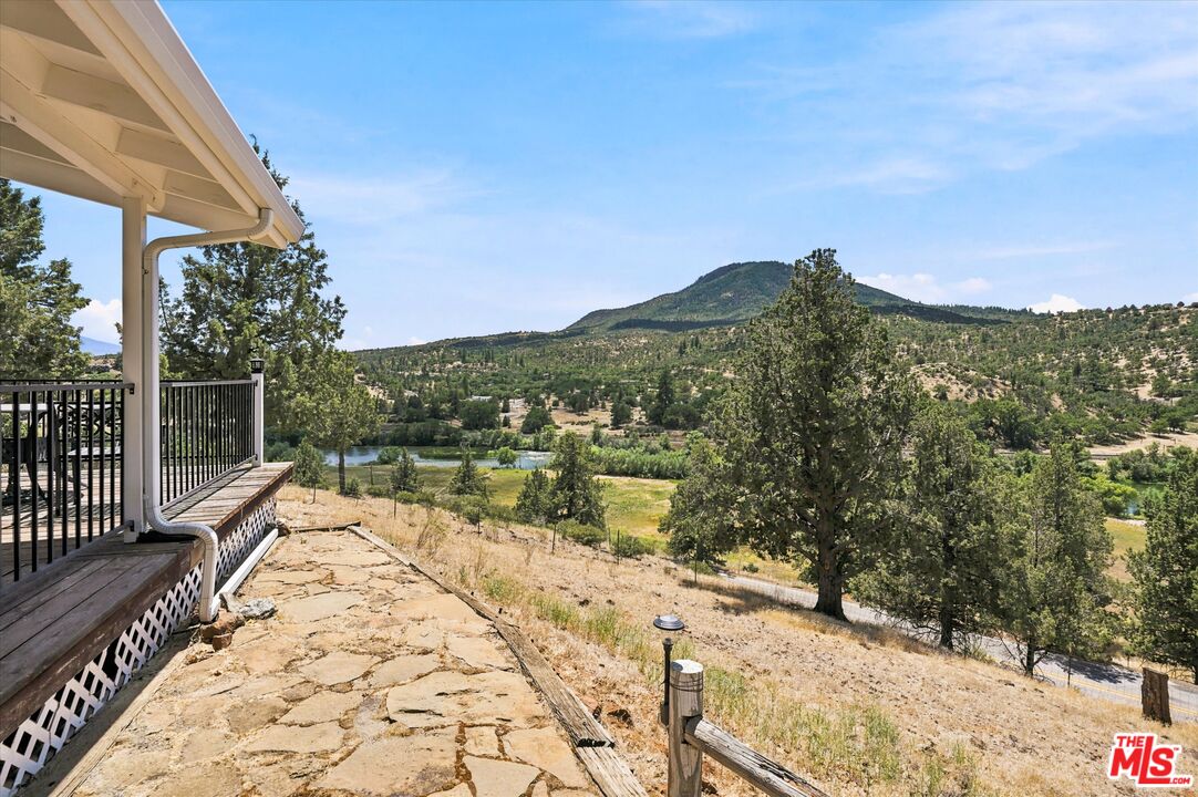 3721 Copco Road Hornbrook, CA 96044 - Photo 3 of 41 Gallery Image 3