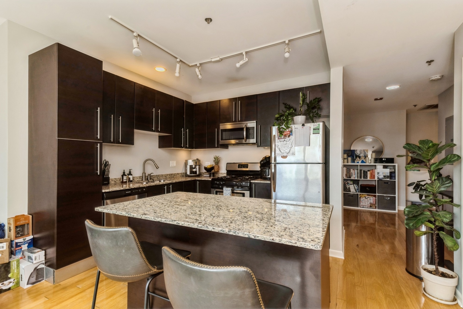 225 South Sangamon Street, Unit 702 Chicago, IL 60607 - Photo 5 of 12