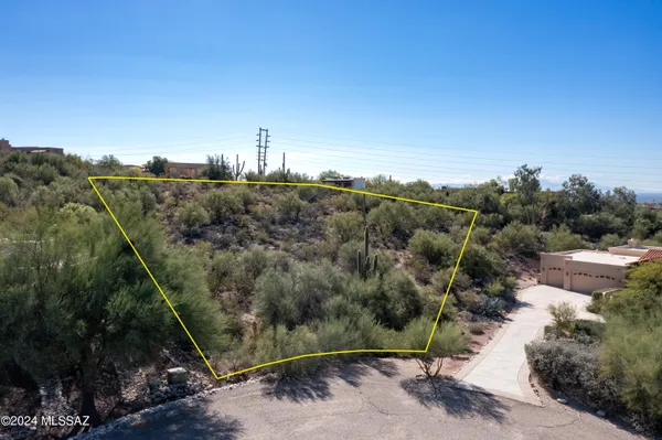 $400,000 | 7040 North Corte Del Anuncio, Unit 31, Tucson, AZ 85718