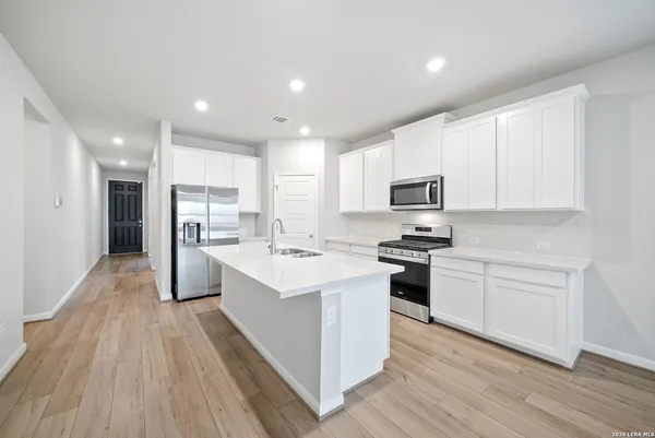 $2,800 | 13131 Braxon Pass, San Antonio, TX 78253