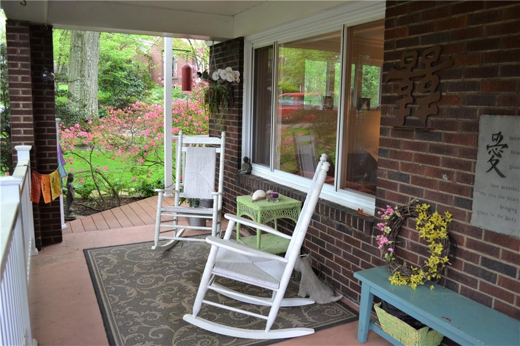 301 Overdale Road Pittsburgh, PA 15221 - Photo 3 of 25 Welcoming front porch