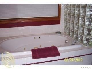 71076 Burlison Lane Romeo, MI 48065 - Photo 11 of 25 11.jpg