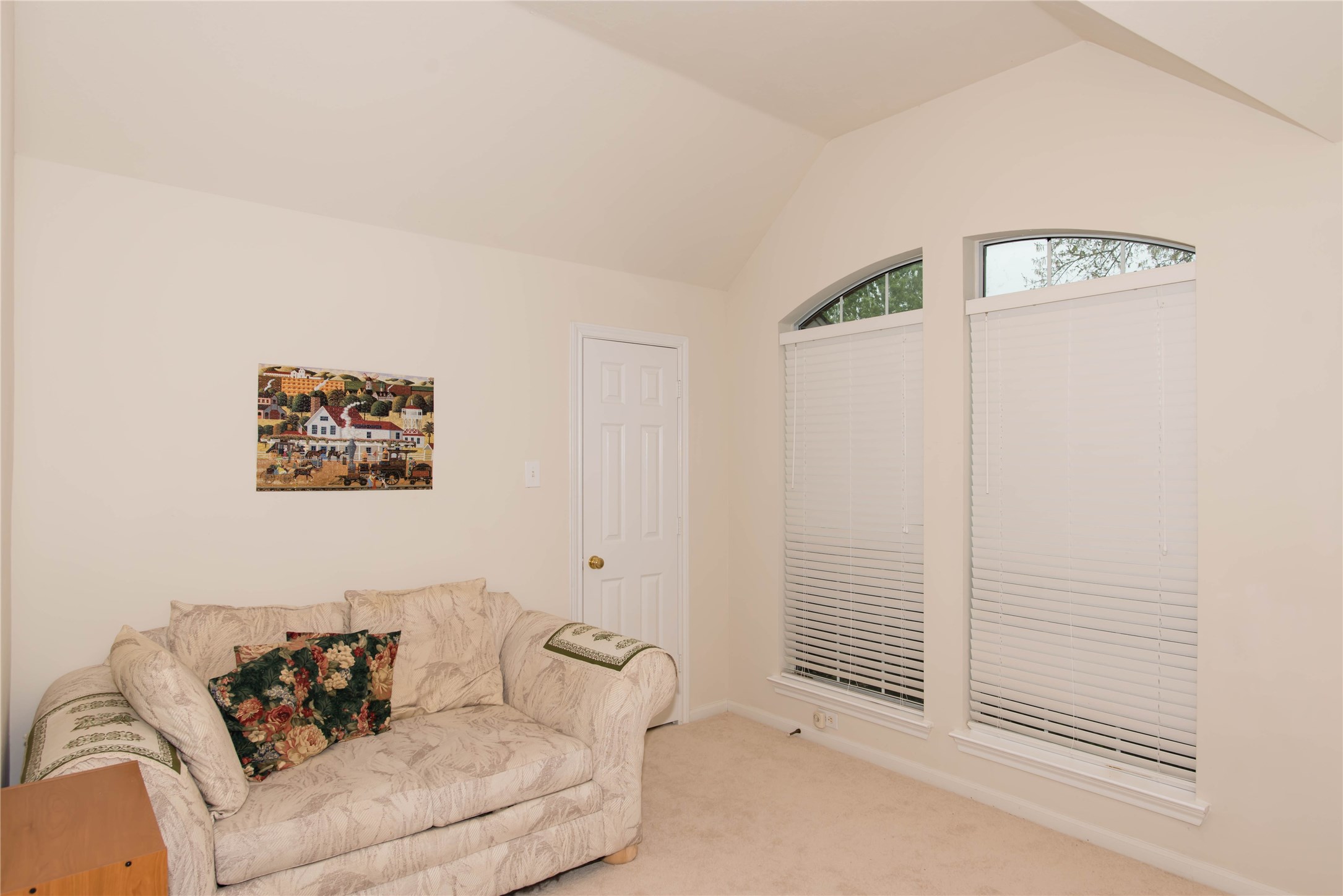 9115 Sunny Ridge Drive Houston, TX 77095 - Photo 13 of 20 a living room with furniture