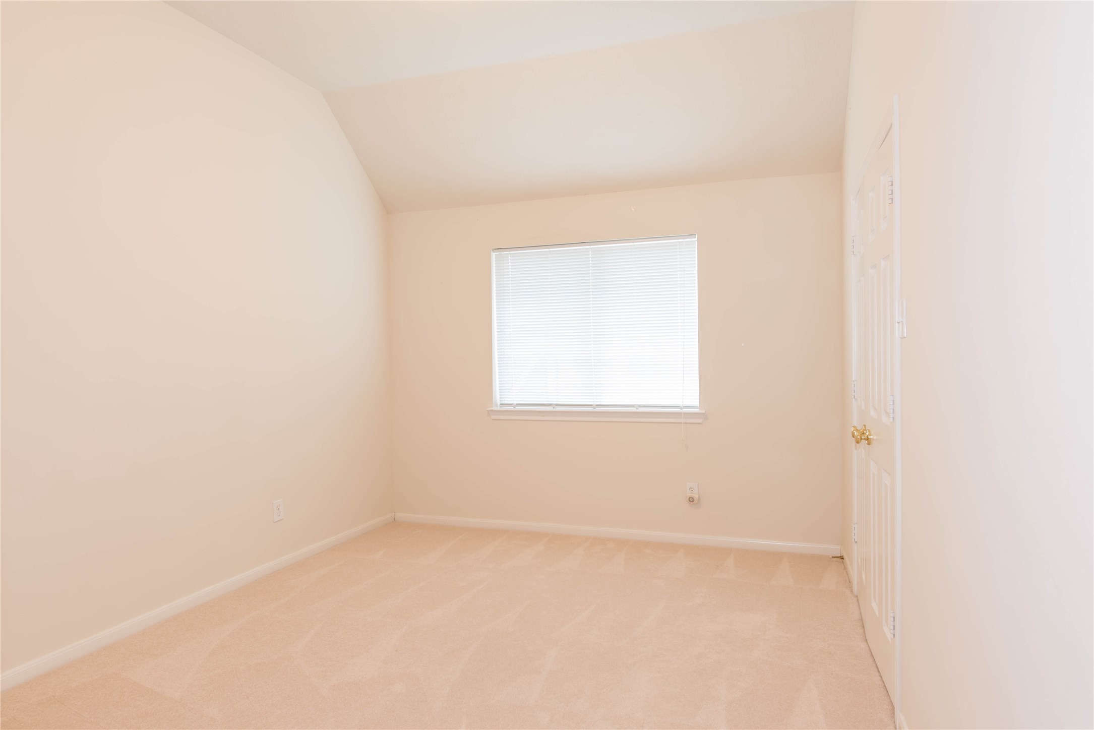 9115 Sunny Ridge Drive Houston, TX 77095 - Photo 14 of 20 a view of an empty room