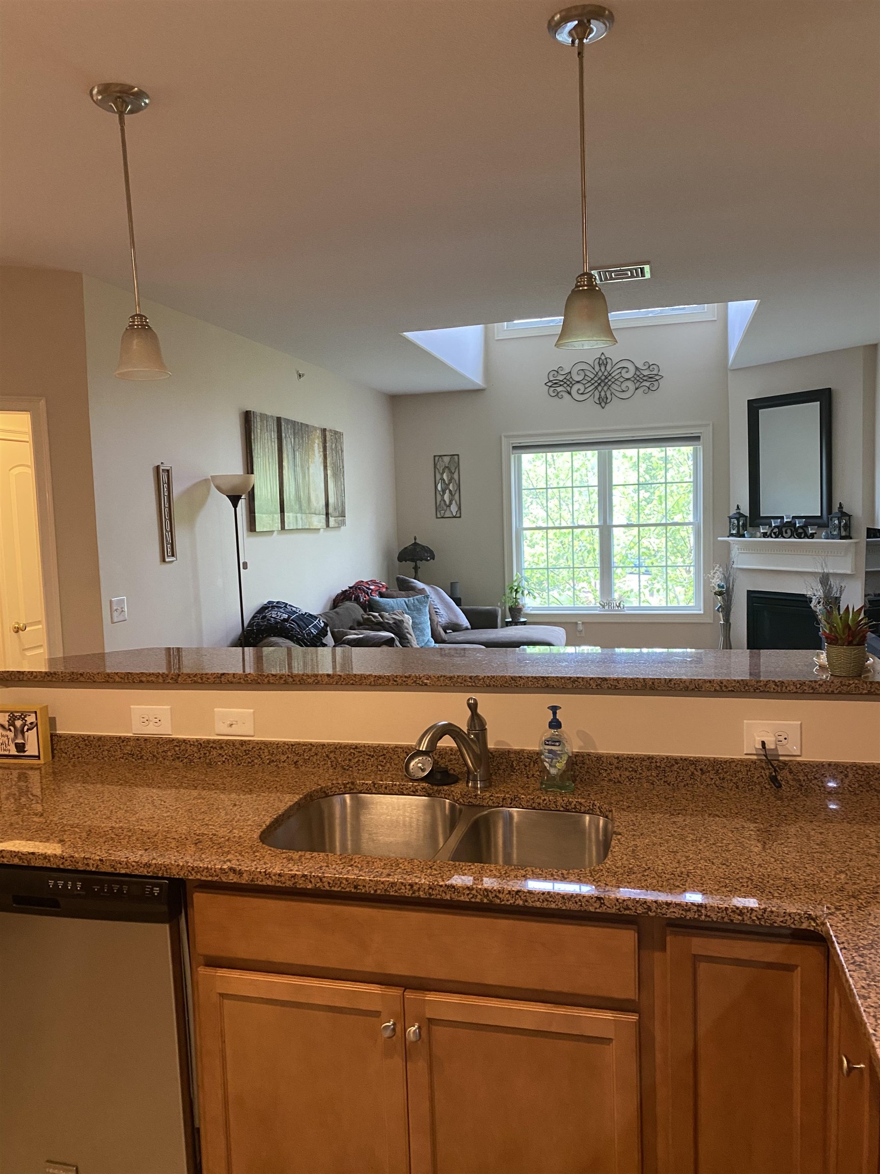 55 Roundabout Way, Unit 6 Manchester, NH 03102 - Photo 6 of 32