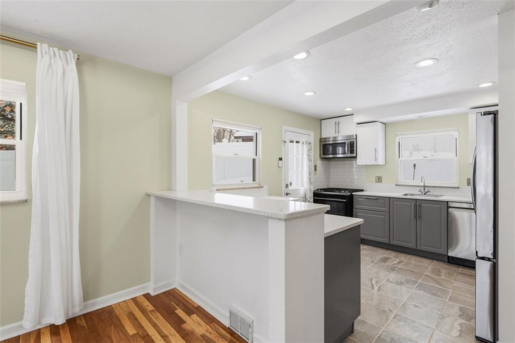 8468 Peebles Road Pittsburgh, PA 15237 - Photo 13 of 49