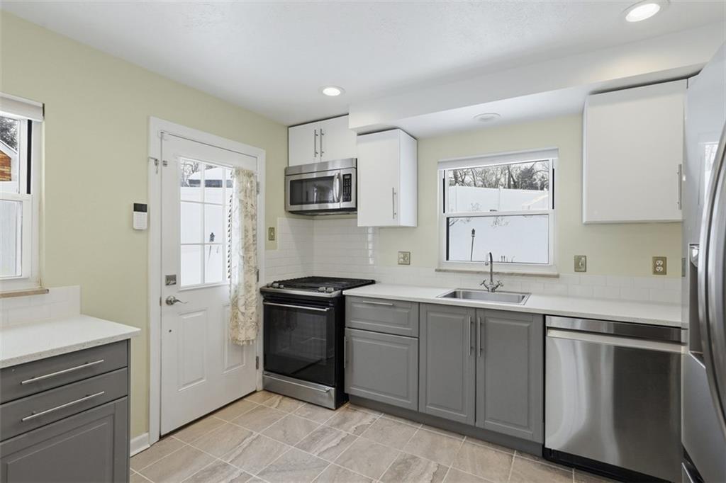 8468 Peebles Road Pittsburgh, PA 15237 - Photo 14 of 49