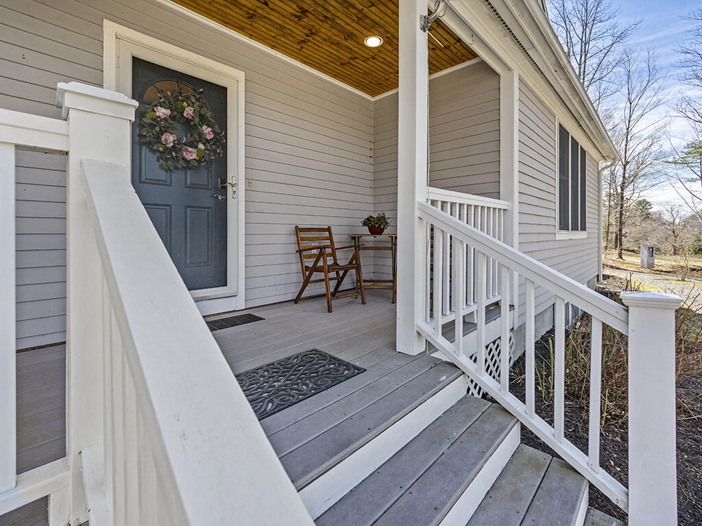 280 Pond Road Mount Vernon, ME 04352 - Photo 4 of 44 Front door