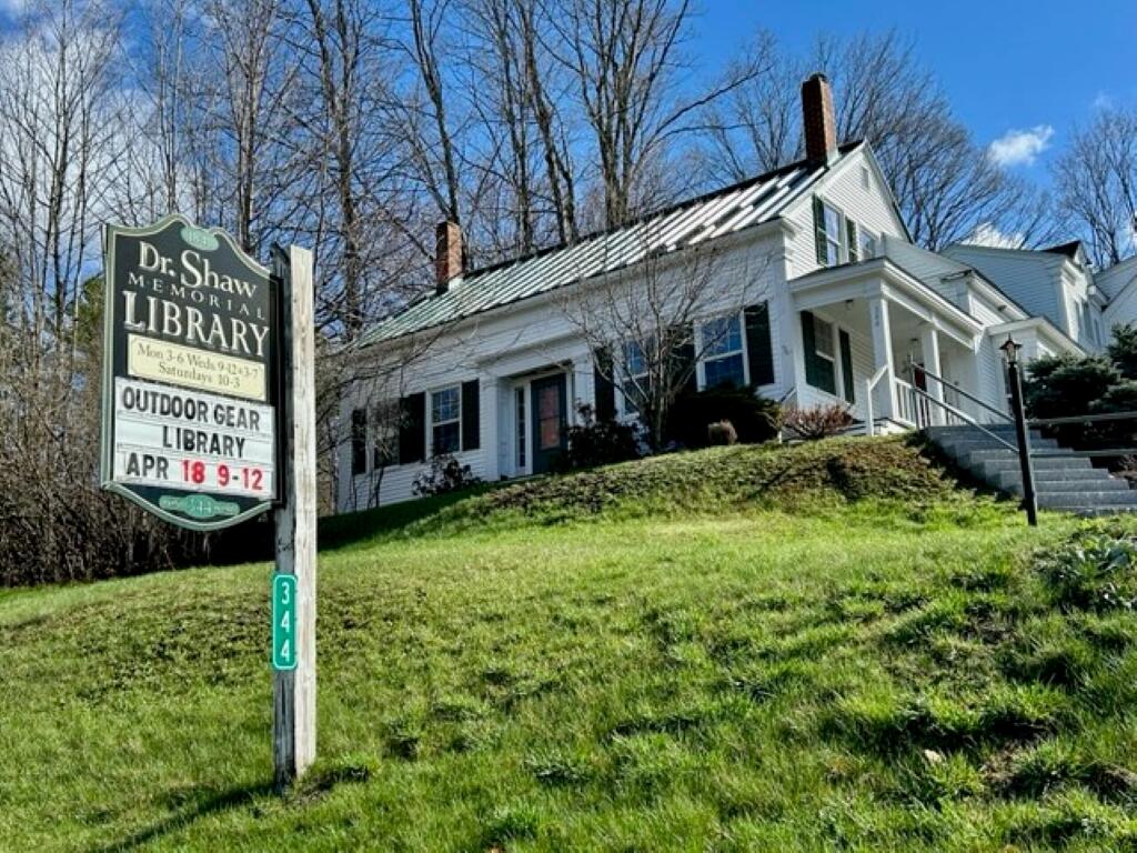 280 Pond Road Mount Vernon, ME 04352 - Photo 42 of 44 Mt Vernon Library