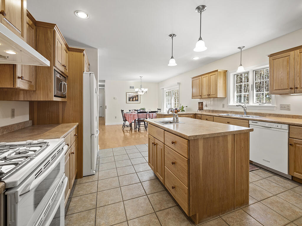 280 Pond Road Mount Vernon, ME 04352 - Photo 9 of 44 Kitchen to dining