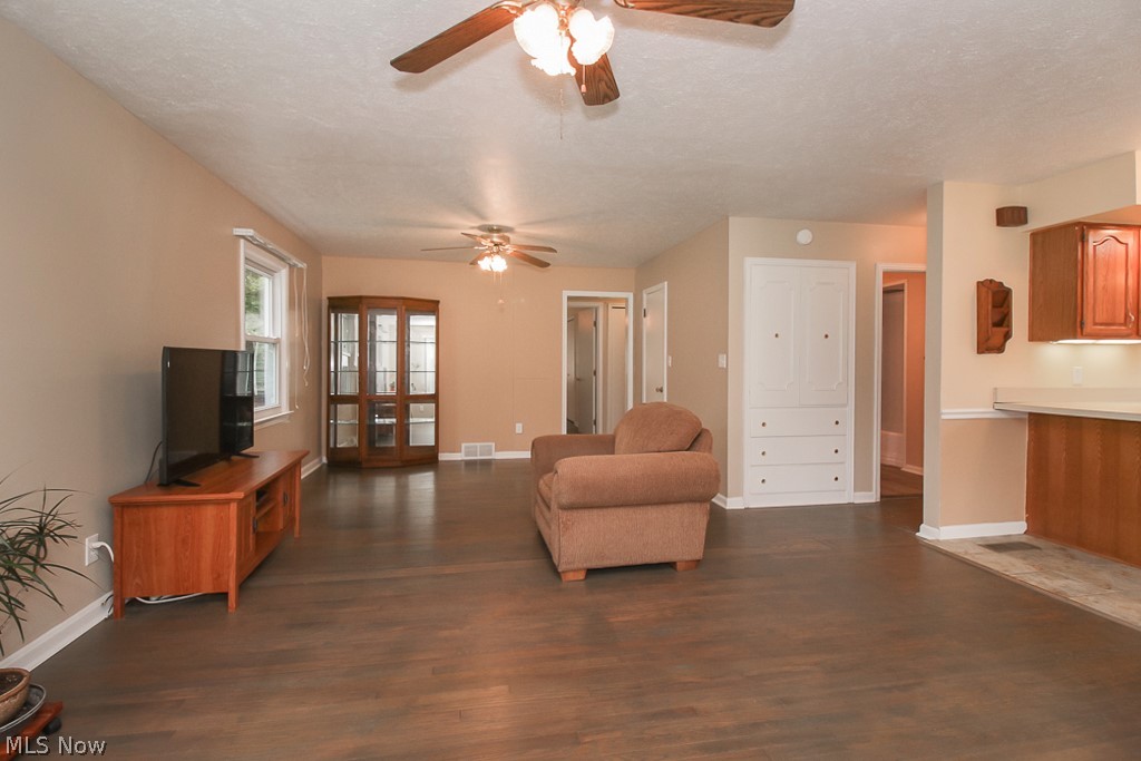7714 Hopkins Road Mentor, OH 44060 - Photo 6 of 34 Gallery Image 6