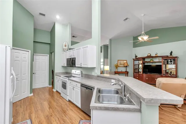 $395,000 | 5441 Grove Manor, Lady Lake, FL 32159