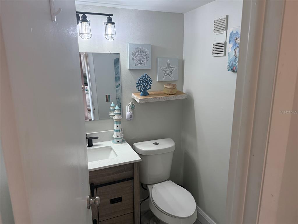11485 Oakhurst Road, Unit 11001 Largo, FL 33774 - Photo 12 of 31