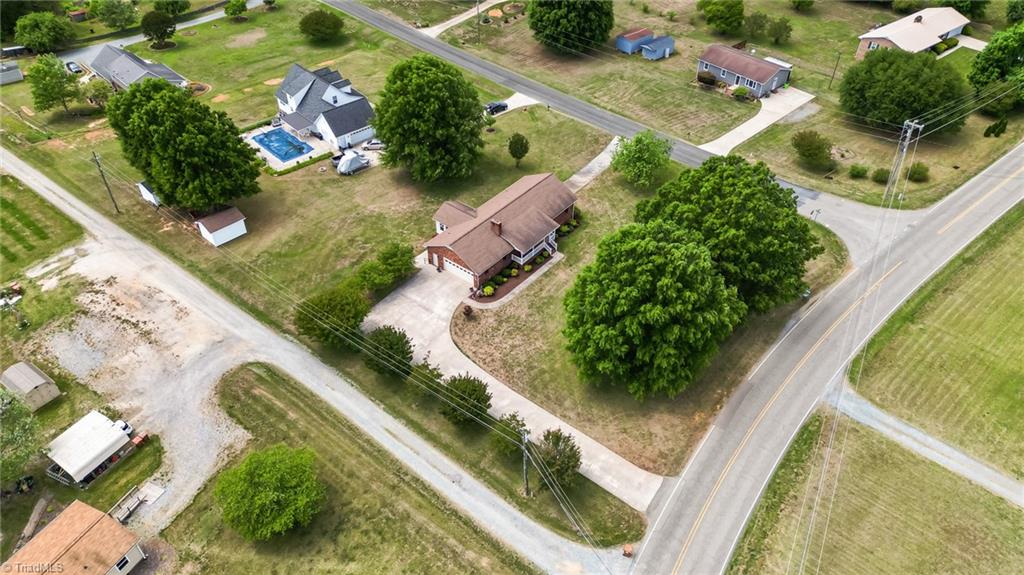 1540 Thomas Road Lexington, NC 27295 - Photo 38 of 42