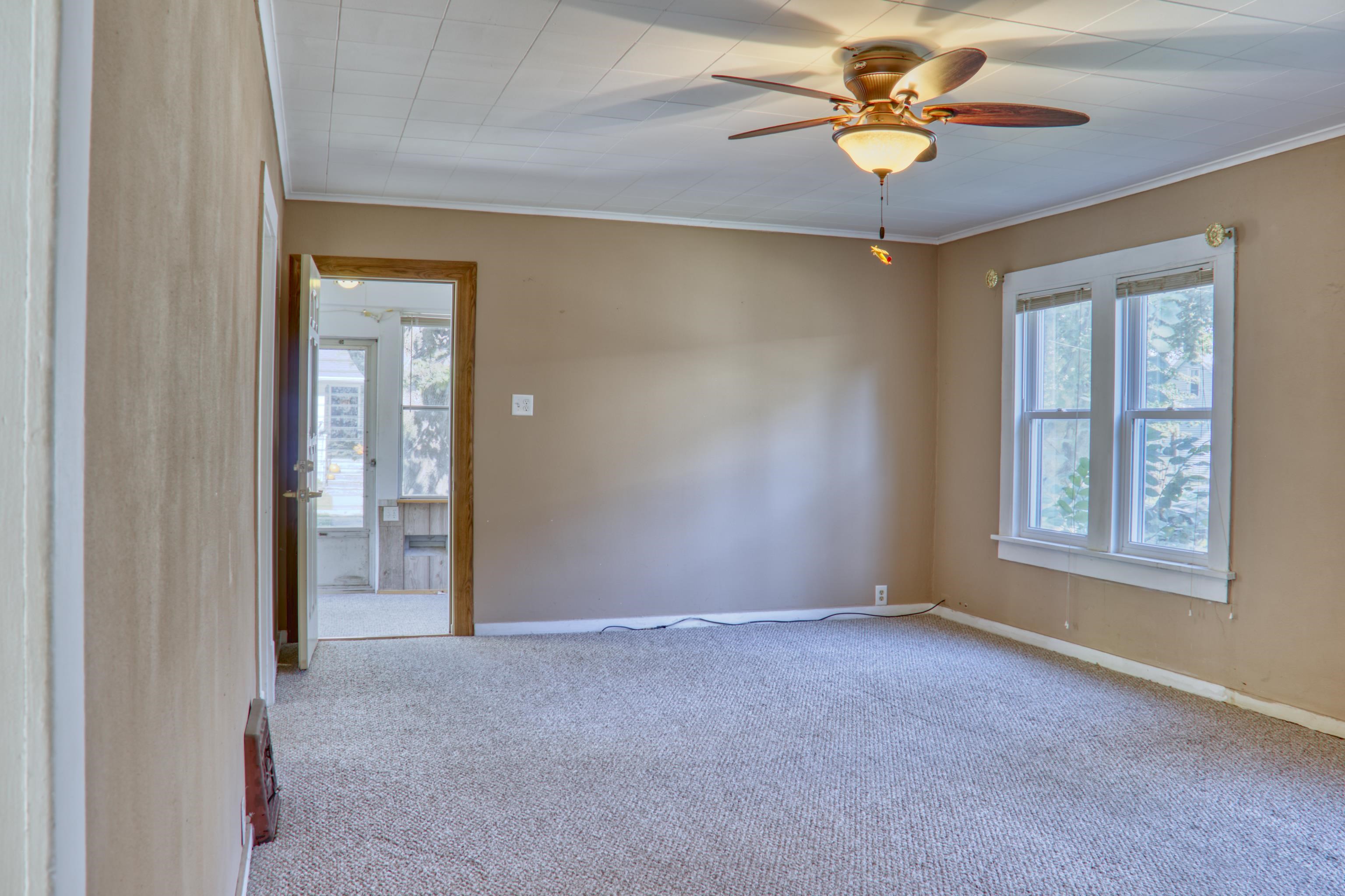 1023 West Commercial Street Appleton, WI 54914 - Photo 8 of 28 Gallery Image 8