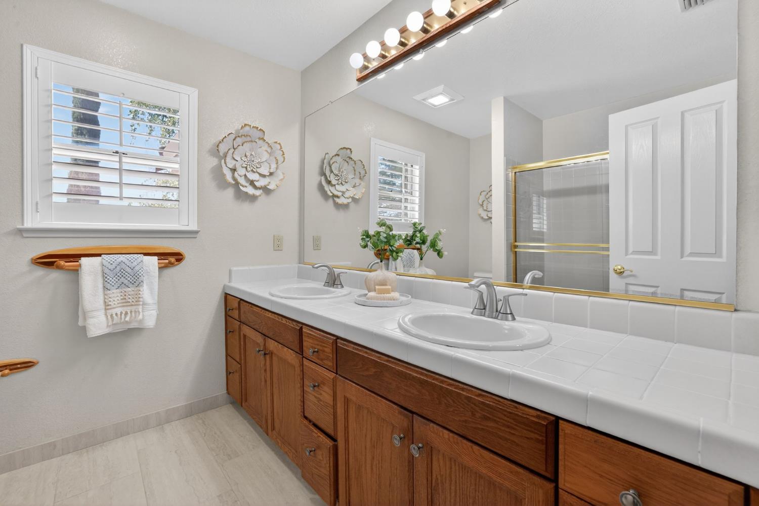 2560 Solano Road Cameron Park, CA 95682 - Photo 42 of 67 Full Bathroom upstairs shower over tub