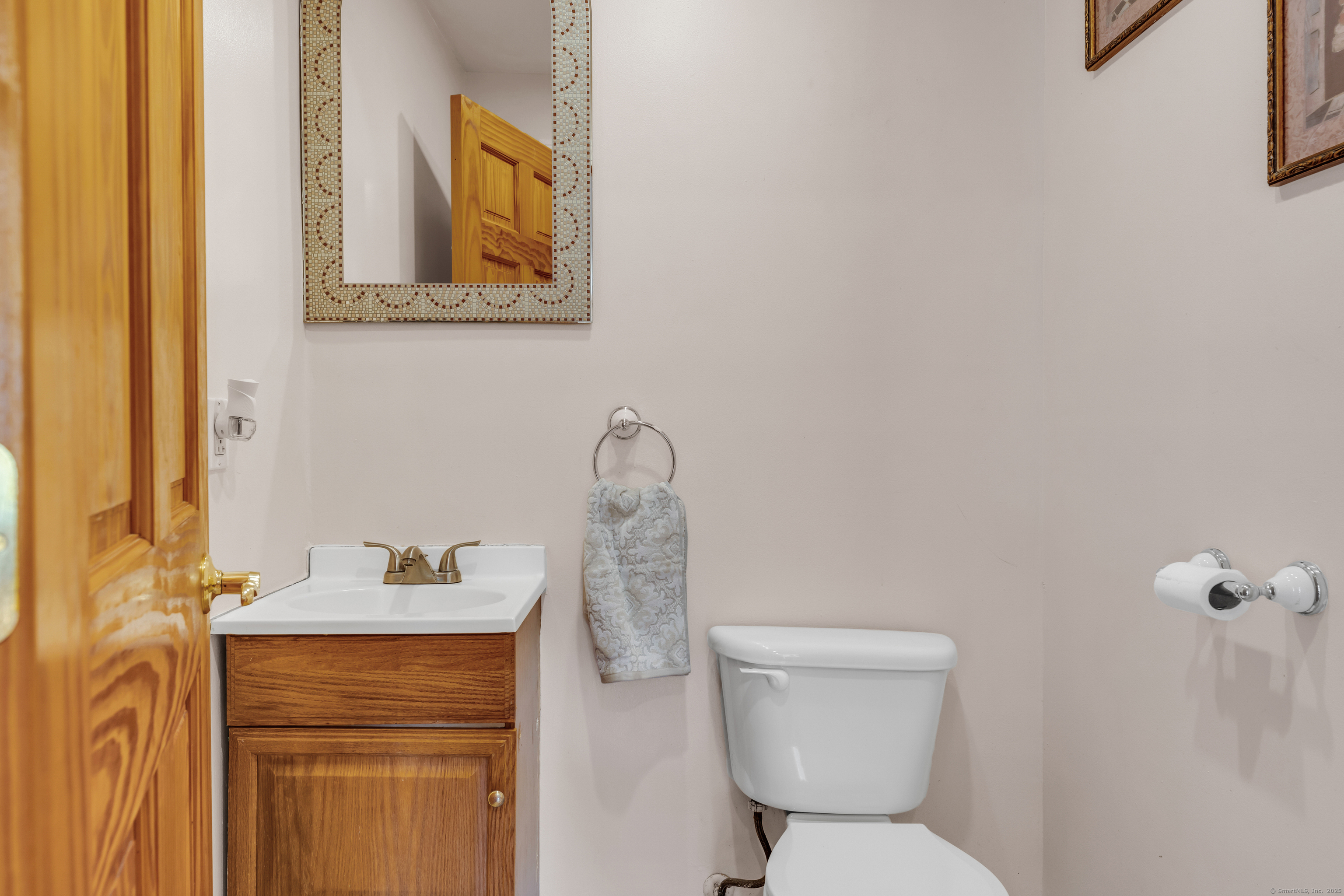 64 Dohm Avenue Guilford, CT 06437 - Photo 15 of 38 Powder room