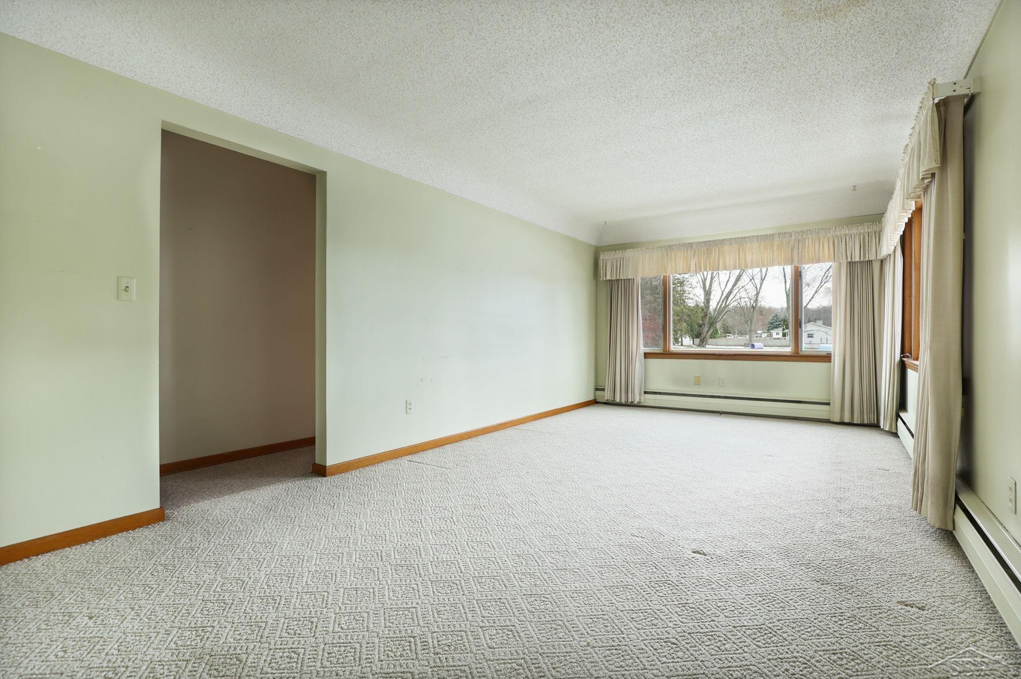 11245 North Evergreen Road Birch Run, MI 48415 - Photo 9 of 61 50129037-d538519a-3c8d-44ae-8478-2cc8ebdb5bc4.JPG