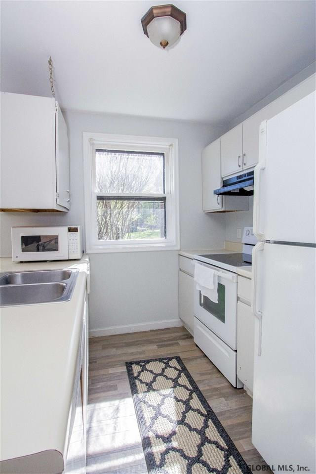 47 Wake Robin Road Malta, NY 12020 - Photo 7 of 23 Photo 7