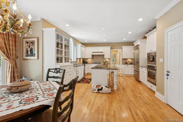 $1,490,000 | 7 Highwood Road, Setauket, NY 11733