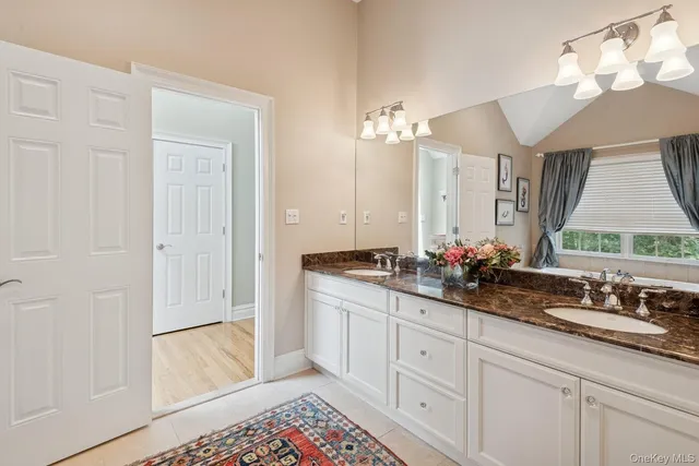 $1,490,000 | 7 Highwood Road, Setauket, NY 11733