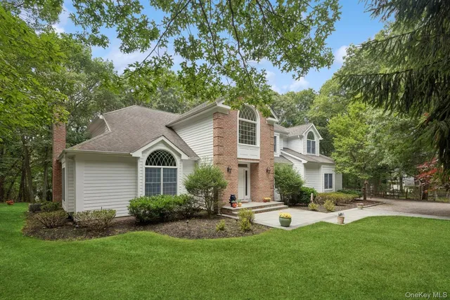 $1,490,000 | 7 Highwood Road, Setauket, NY 11733