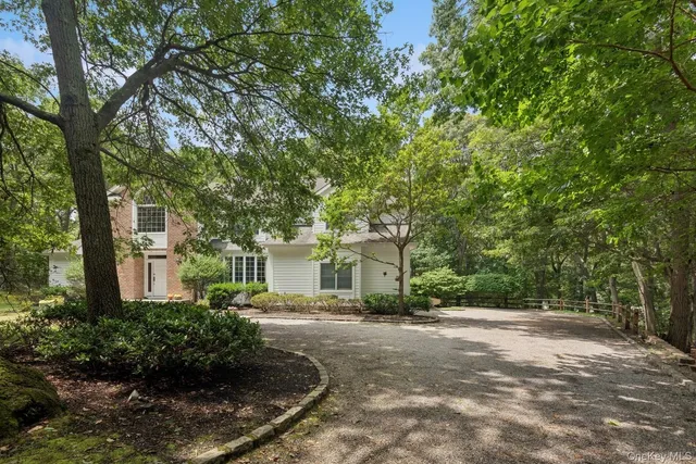 $1,490,000 | 7 Highwood Road, Setauket, NY 11733